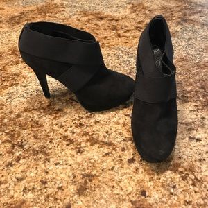 Jessica Simpson size 8.5 black heel booties