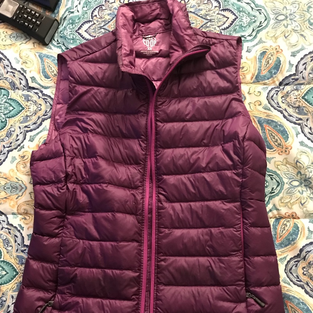 Down vest REI- great condition