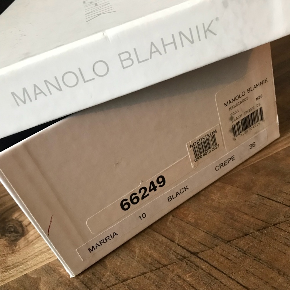 Manolo Blahnik marria flat - Picture 6 of 8