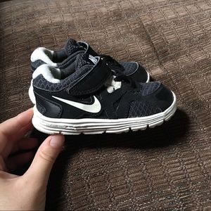 Kids Nikes ✔️
