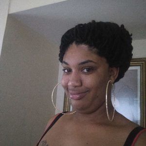 Meet your Posher, Esha