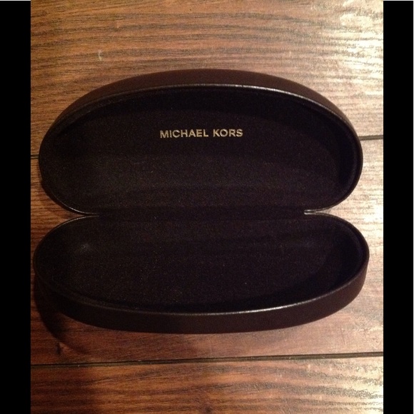 Michael Kors Glass Case! - Picture 2 of 2