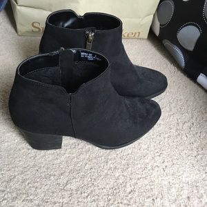Black heeled booties