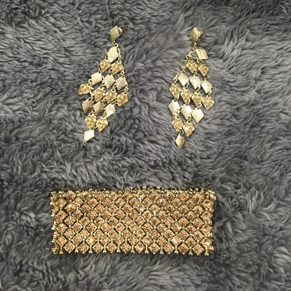 Earrings and Bracelet Set.