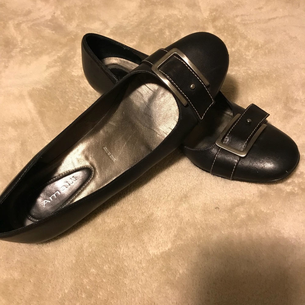 Amalfi dress shoes.  Size 9.5AA