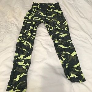 Human performance engineering leggings camo