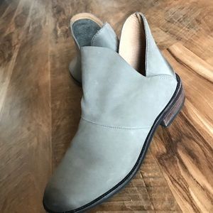 SOLD。Steve Madden leather boots