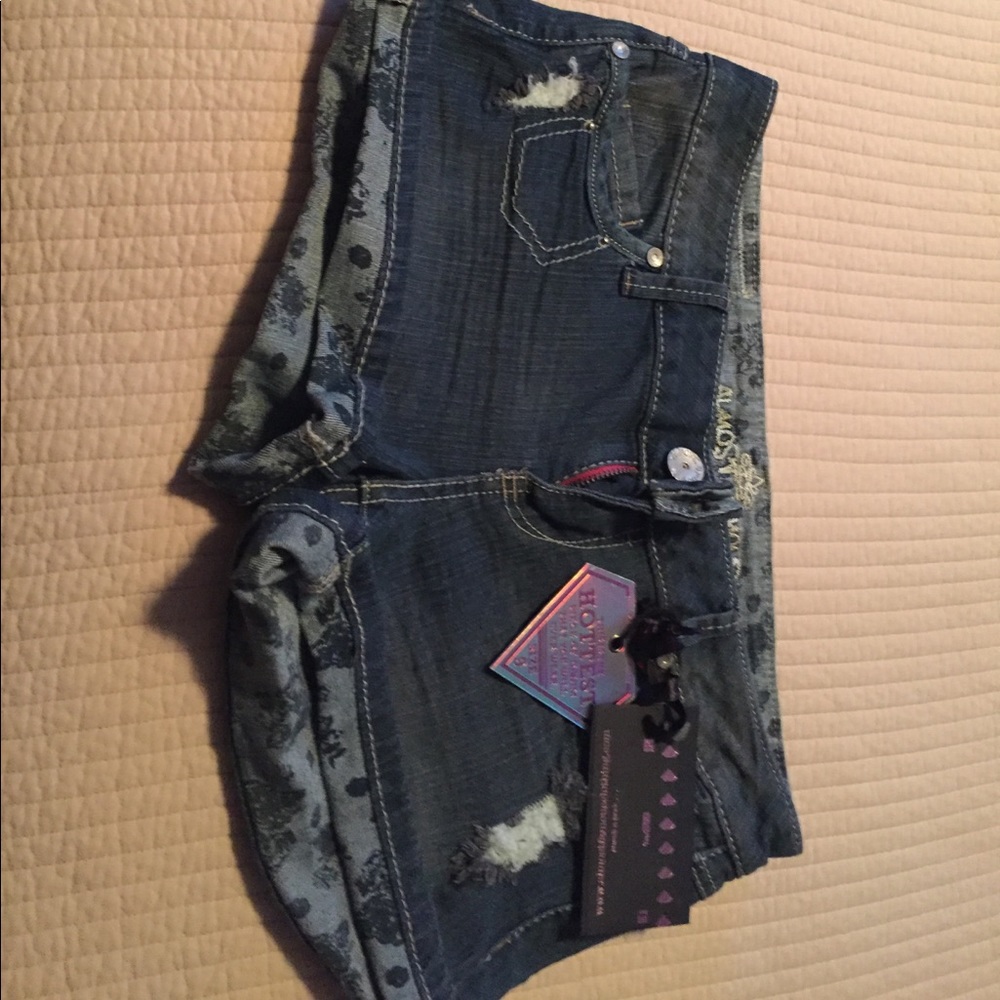 Almost Famous short shorts !!! Brand new w tags!