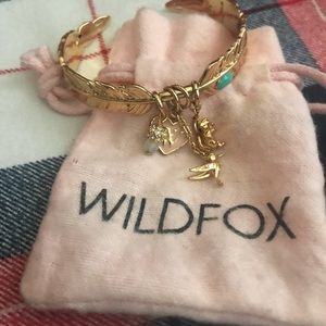 BNWOT Wildfox Gold Feather Charm Bracelet Bangle