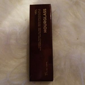 Hourglass veil primer