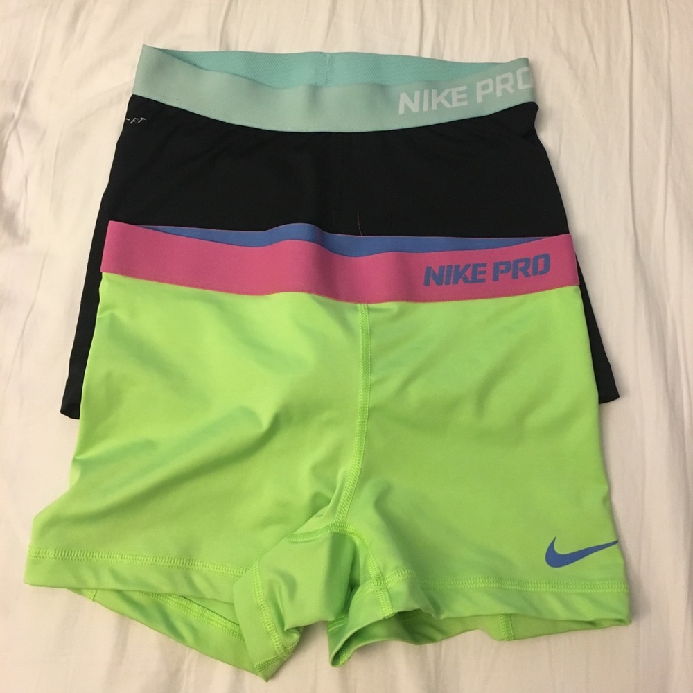 2 pairs Nike Pro Compression medium