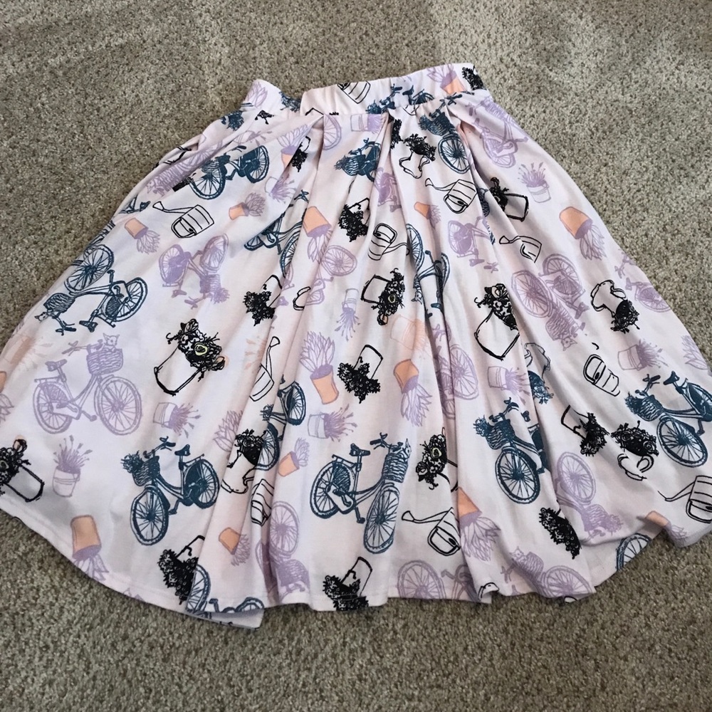 Xs LuLaRoe Madison. “Wizard of Oz”