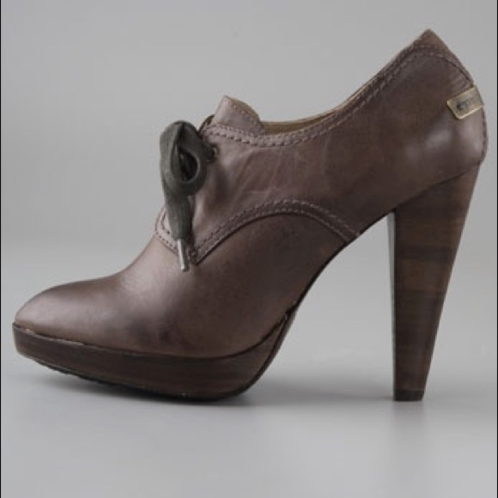 Frye Harlow Oxfords 9.5