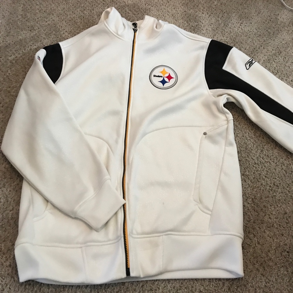 Men’s NFL Steelers hooded sweatshirt. Medium