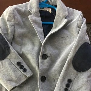 Boys size 2t blazer so adorable