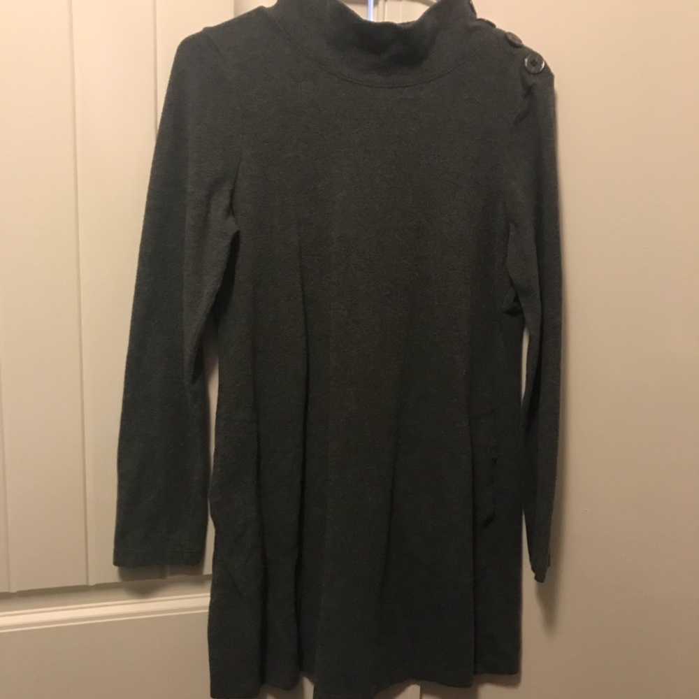 Sweater dress with pockets!