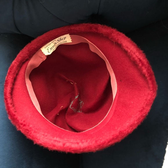 Vintage Molded Cranberry Hat - Picture 3 of 7