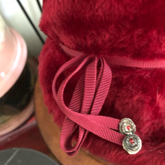 Vintage Molded Cranberry Hat - Picture 4 of 7