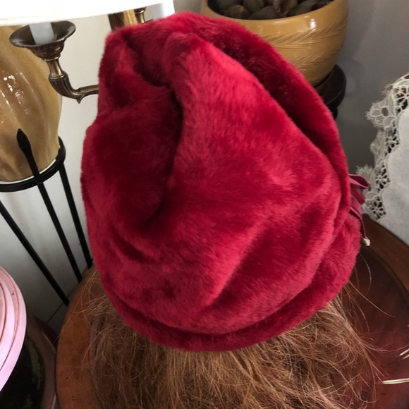 Vintage Molded Cranberry Hat - Picture 5 of 7