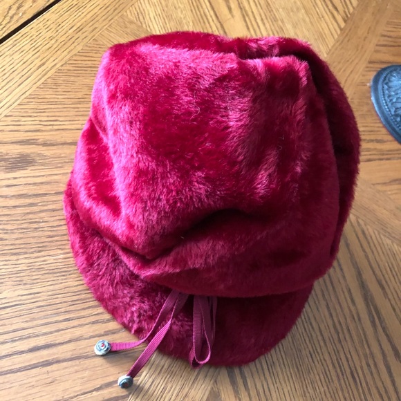 Vintage Molded Cranberry Hat - Picture 7 of 7