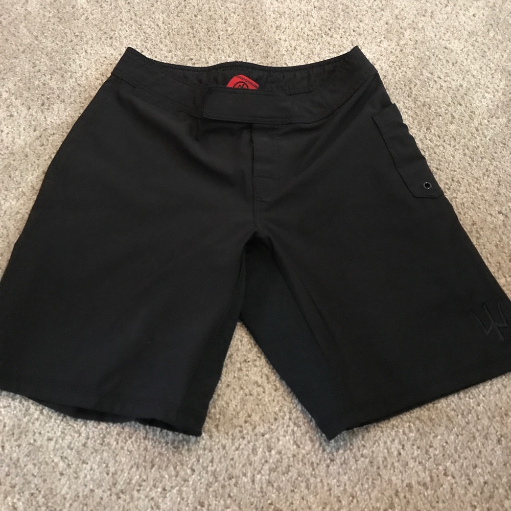 Men’s size 34 Forged solid black shorts
