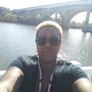 Meet your Posher, Sandra