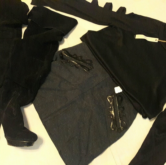 Dresses & Skirts - Brand New tagsblue mini skirt with leather details