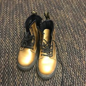 Doc Martins Girls Shoes