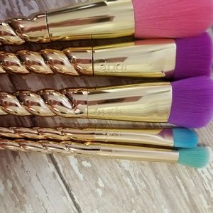 Brand new tarte limited edition brush set of 5