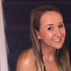 Meet your Posher, Caroline