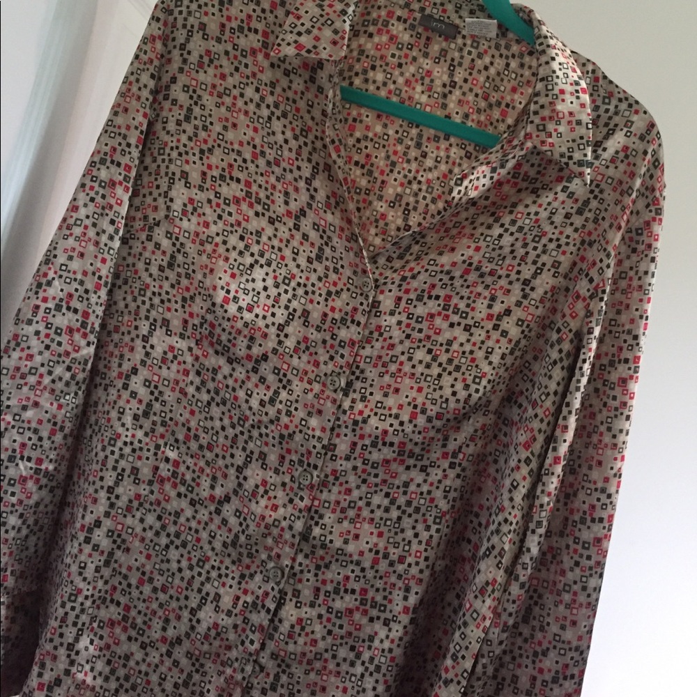 🍼Beautiful Maternity Button Down Blouse🍼