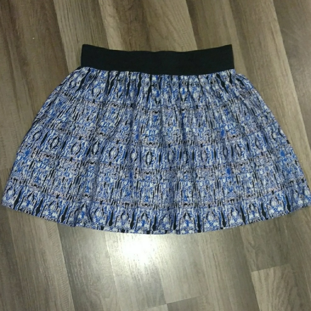 Cute Charlotte Russe skirt - like new