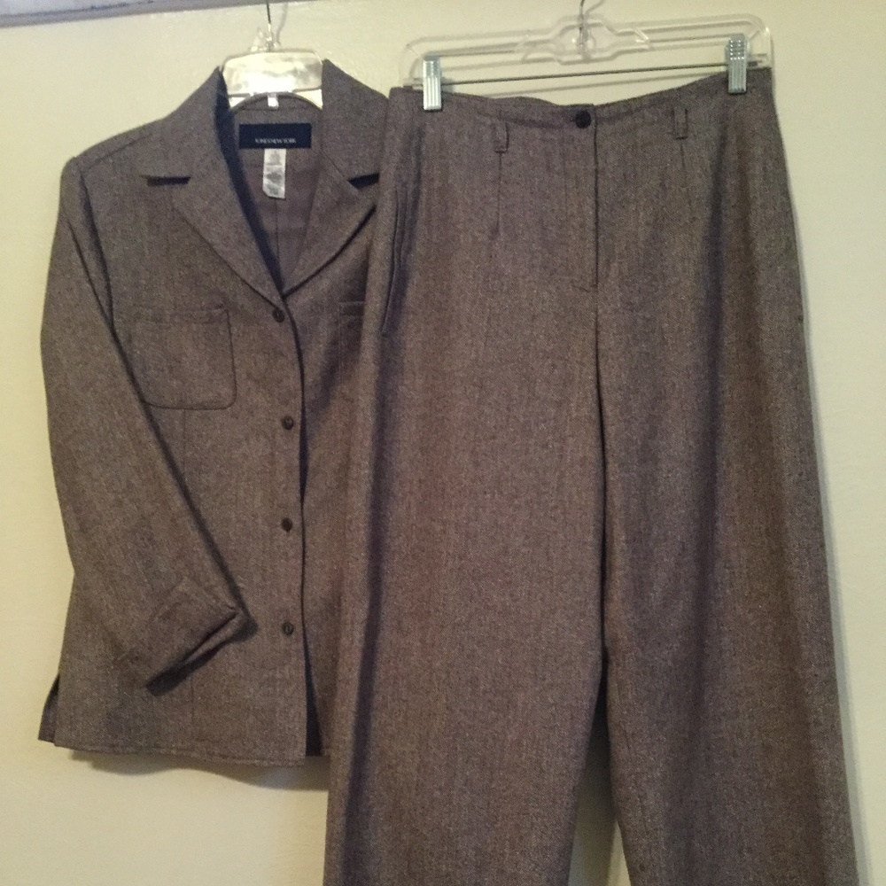 Jones New York twees pant suit