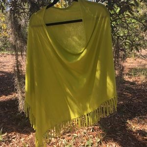 New Listing! Fringed soft cotton Poncho Minnie