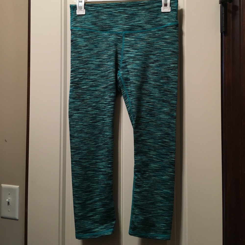 Fabletics crop workout pants