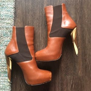 Statement Shoe! FENDI comfort fit • Leather Boots