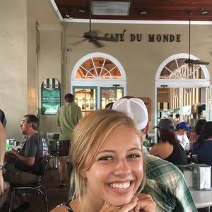 Meet your Posher, Savannah