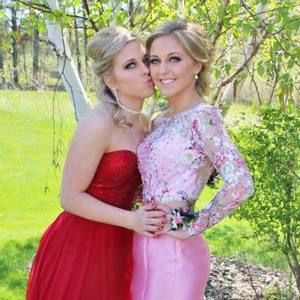 Meet your Posher, Elizabeth