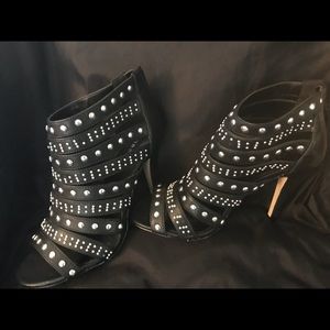 NWOT Torrid Gladiator Heels