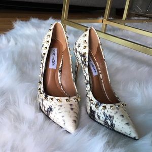 SOLD*******Steve Madden proto snakeskin heels