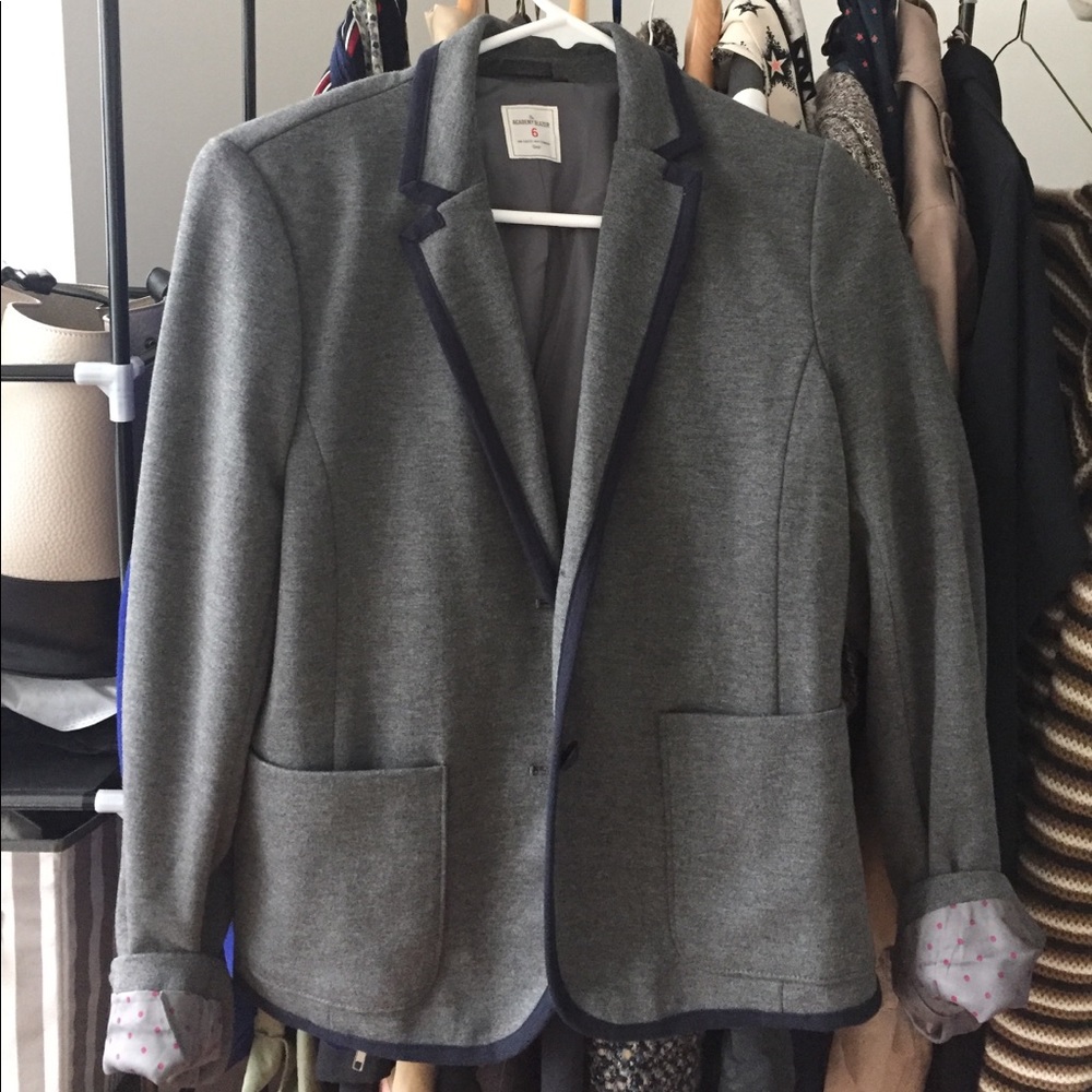 Gap size 6 Academy gray blazer.