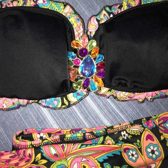 Bathing suit - Picture 3 of 3