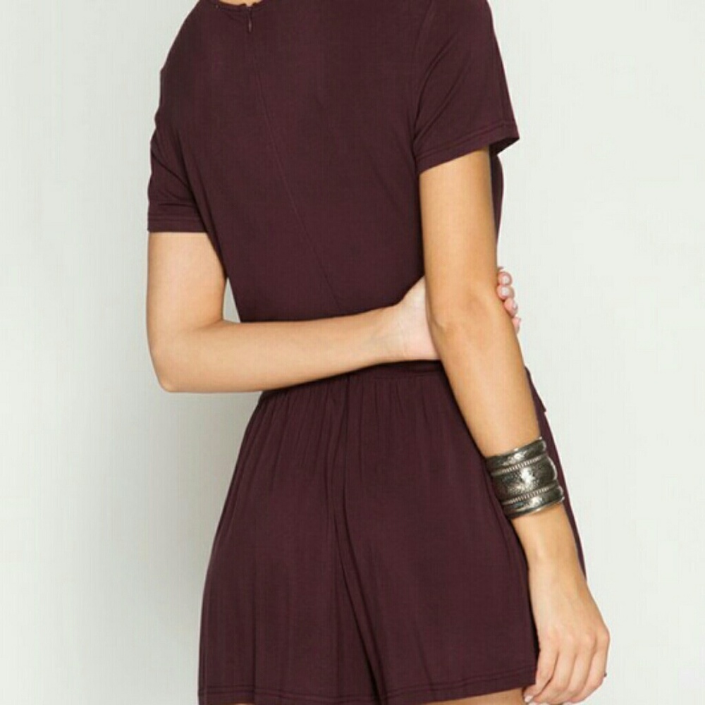 Burgundy twist front romper - Picture 3 of 3