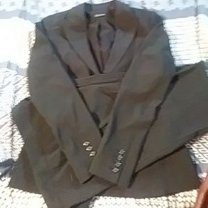 Im selling business suits and spring dresses and l