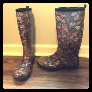 Flower pattern rain boots