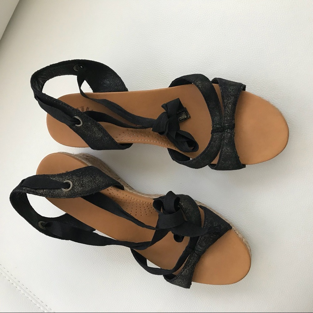 Ugg Sandals - image 3