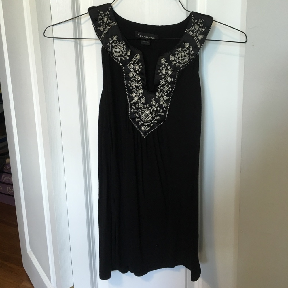 Sleeveless black top