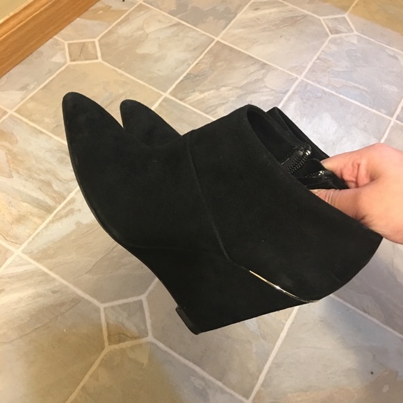 Sold - Picture 3 of 4