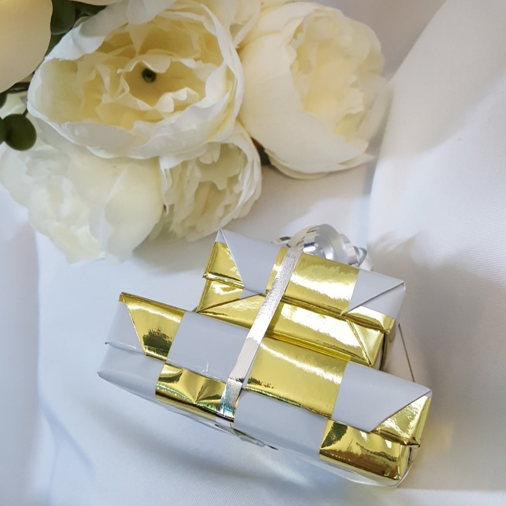 Gift Wrap Your Items! View 3