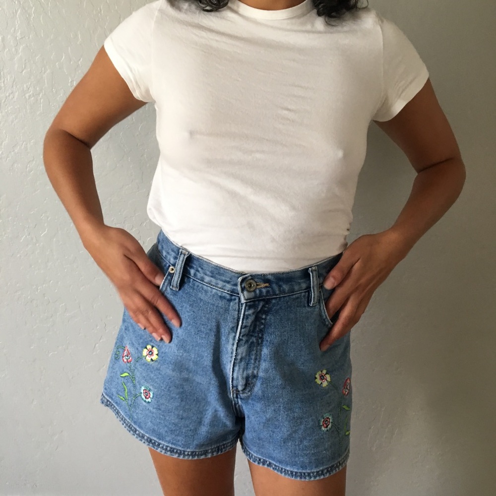 Adorable vintage denim shorts